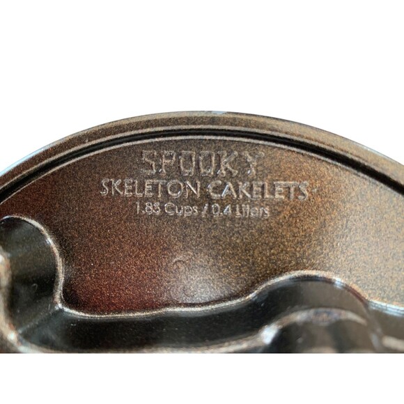 Williams Sonoma Nordicware Spooky Skeleton Cakelets made in USA GUC Halloween - Picture 5 of 5